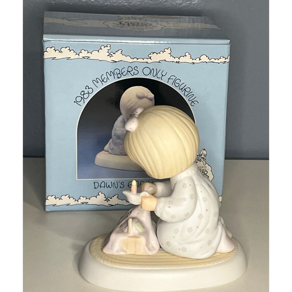 Vintage 1983 Precious Moments Figurine "Dawn's Early Light" - Picture 2 of 5
